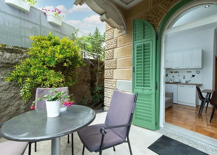 Vittoria Appartement *