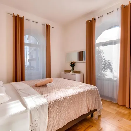 Vittoria Apartment